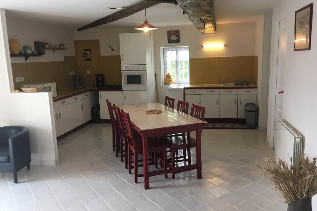 Logement Independant Le Poulailler Proche Guedelon Treigny Dış mekan fotoğraf
