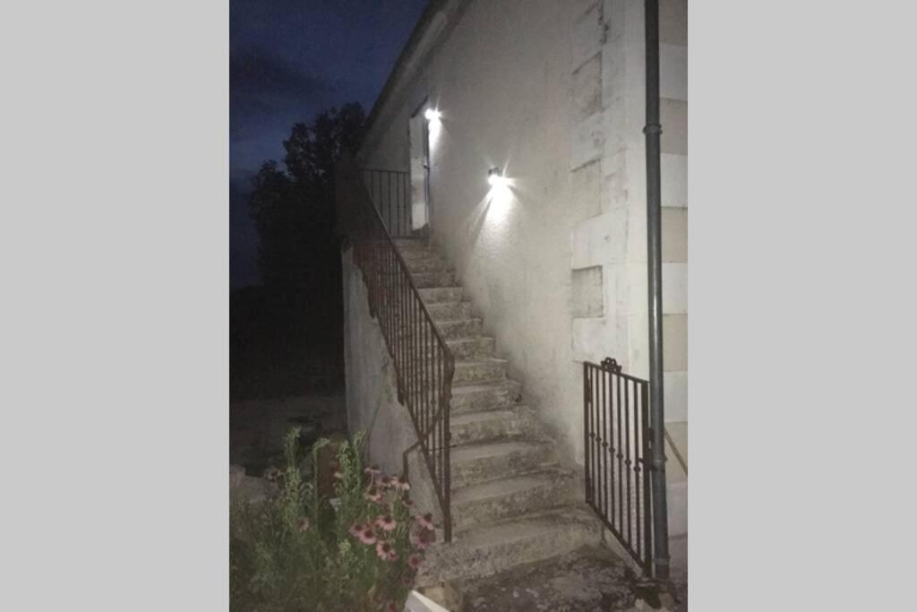 Logement Independant Le Poulailler Proche Guedelon Treigny Dış mekan fotoğraf
