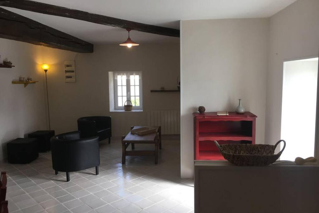 Logement Independant Le Poulailler Proche Guedelon Treigny Dış mekan fotoğraf
